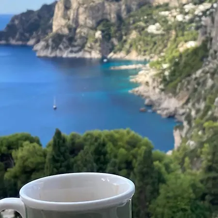 Roberhouse Tragara 37 Capri