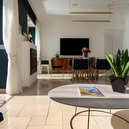 Apartment Roberhouse Tragara 37