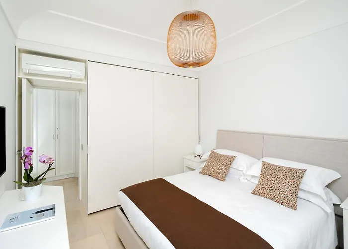 Roberhouse Tragara 37