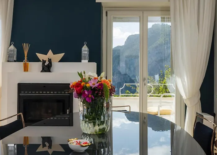 Roberhouse Tragara 37 アパート *